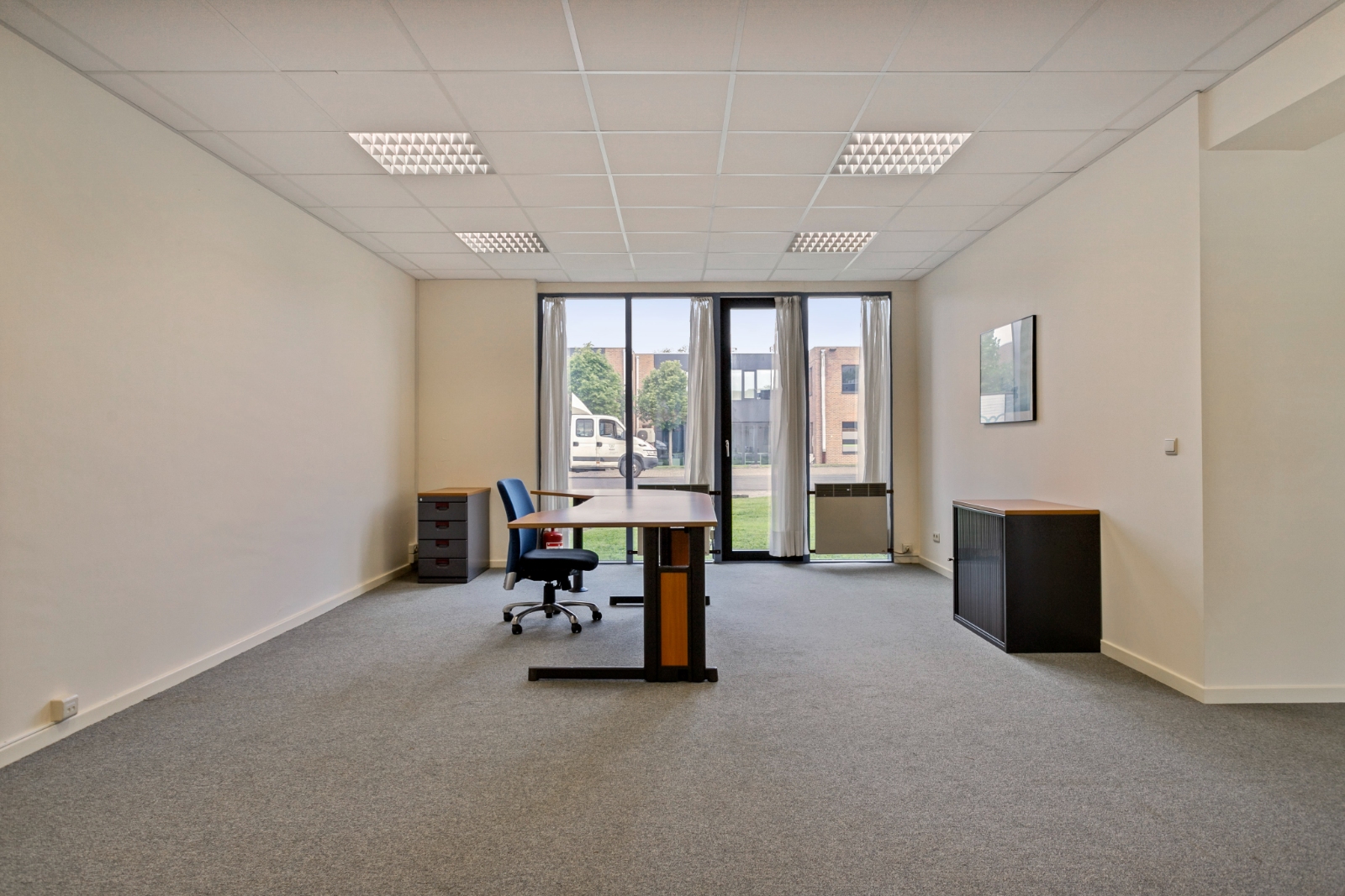 Gelijkvloers kantoor in het Kennedypark te Kortrijk, aan afritcomplex E17 - 5