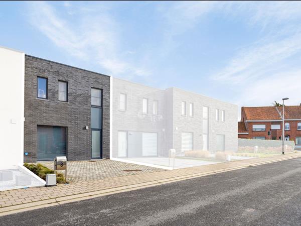 Energiezuinige recent gebouwde woning met garage nabij het centrum van Kortemark