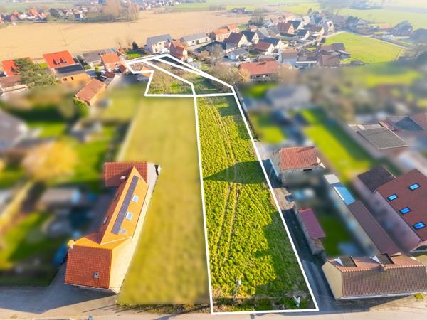 Bouwgrond voor moderne villa met mogelijkheid tot realiseren van zwembad/vijver en poolhouse (plannen aanwezig)