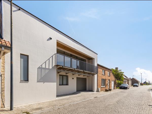 Ruime en vooruitstrevende nieuwbouw woning met 3 slpk en garage