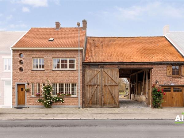Te renoveren hoeve in Ichtegem