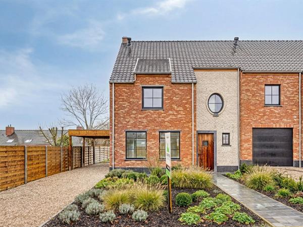 KANTWERK, woning in landelijke stijl