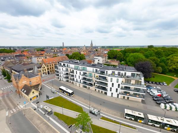 Volledig afgewerkt gelijkvloers nieuwbouw appartement met 2 slaapkamers en zonnig terras