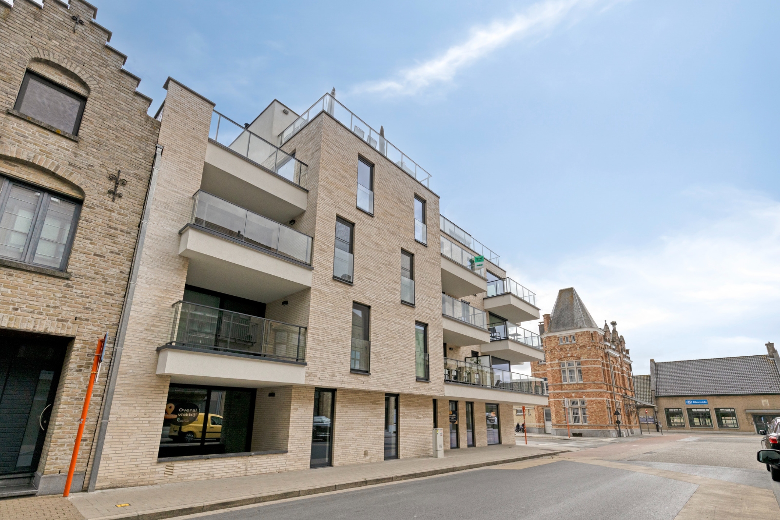 Instapklaar nieubouw appartement met 2 slaapkamers en zonnig terras in het centrum van Diksmuide