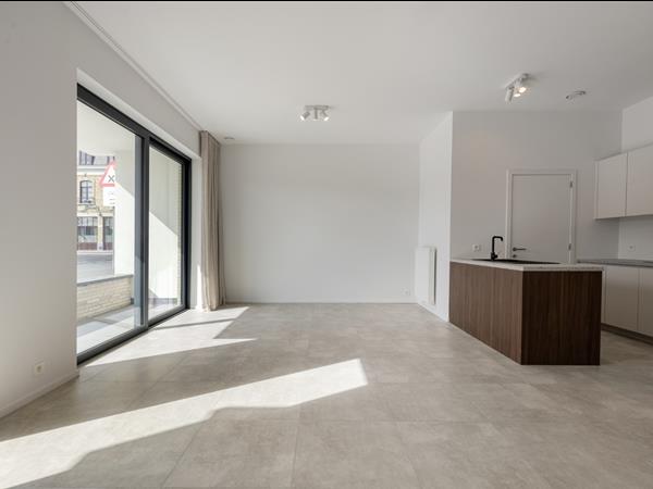 Instapklaar nieubouw appartement met 2 slaapkamers en zonnig terras in het centrum van Diksmuide