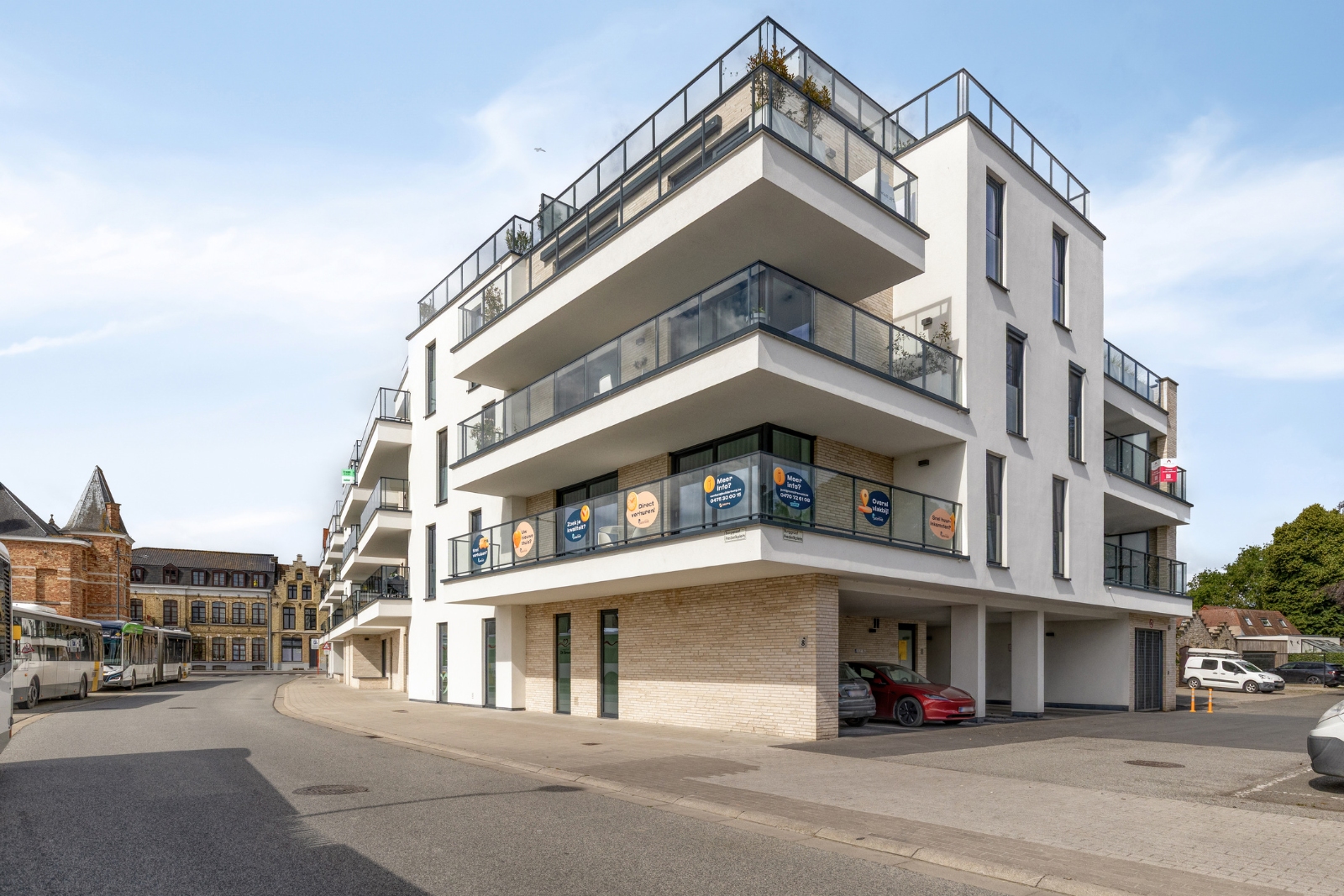 Ruim appartement met 2 slaapkamers en royaal zonneterras in hartje Diksmuide