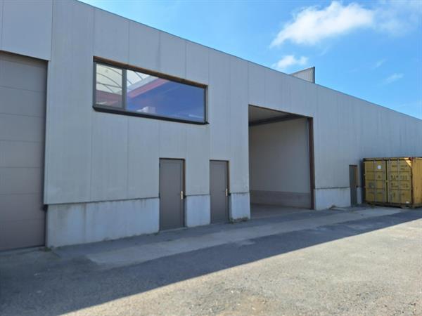 Te huur – Moderne bedrijfsloods in Bredene
