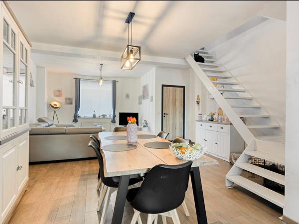 Gerenoveerde rijwoning met 3 slaapkamers in het hartje van Vladslo