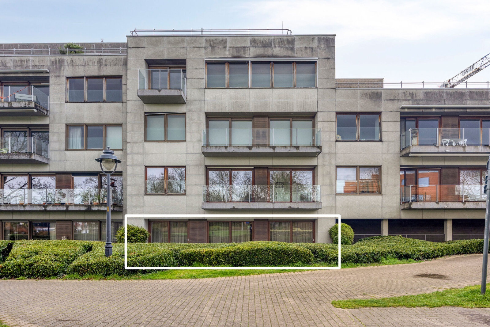 Residentieel gelegen, comfortabel en lichtrijk gelijkvloers appartement op toplocatie –  meer dan 120 m² wooncomfort