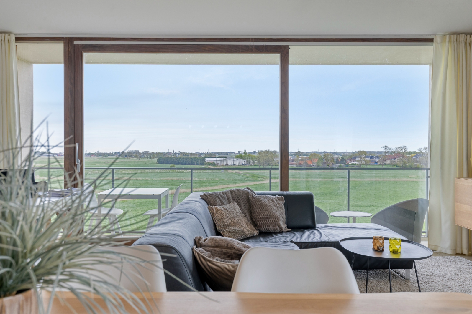 Stijlvol penthouse met panoramische vergezichten in Diksmuide