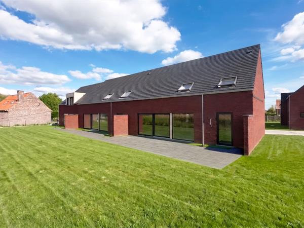 Prachtige nieuwbouwwoning in nieuwbouwproject 'De Mangelaar'