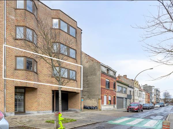 Appartement met 3 slaapkamers en balkon
