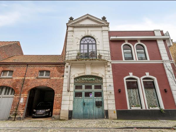 Uniek karaktervol historisch eigendom met een waaier aan mogelijkheden