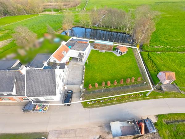 Landelijk gelegen halfopen woning te Oostnieuwkerke