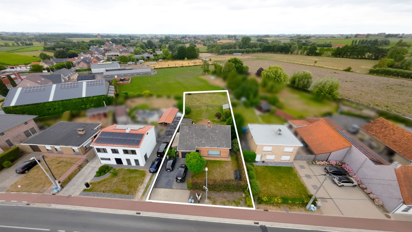 Uitstekend gelegen open bebouwing met landelijk zicht