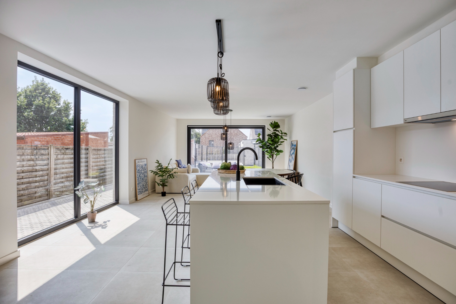 Ruim gelijkvloers appartement met 2 slaapkamers en zonnige tuin te huur
