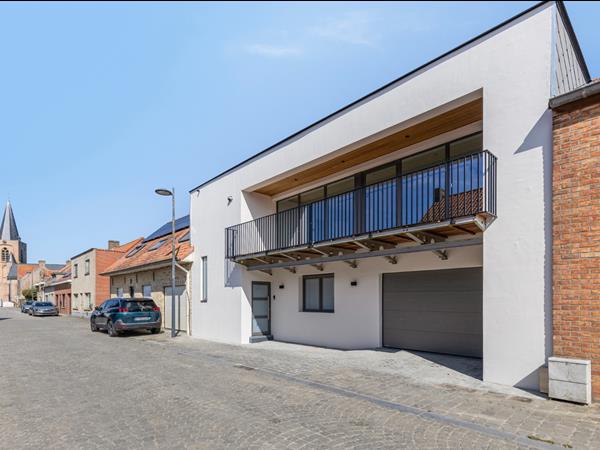 Ruime en vooruitstrevende nieuwbouw woning met 3 slpk en garage