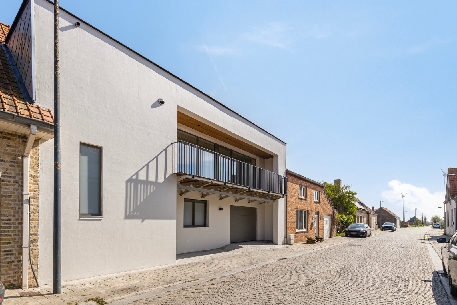 Ruime en vooruitstrevende nieuwbouw woning met 3 slpk en garage
