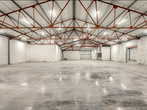 GERENOVEERDE LOODS VAN 998 M² IN HET CENTRUM VAN OOSTENDE