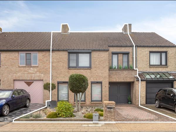 Woning met tuin, garage en 4 slpk nabij centrum Diksmuide