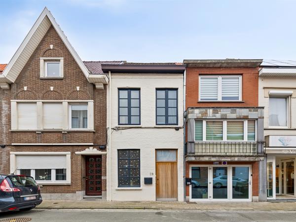 Instapklaar investeringspand met lopend huurcontract in hartje Roeselare