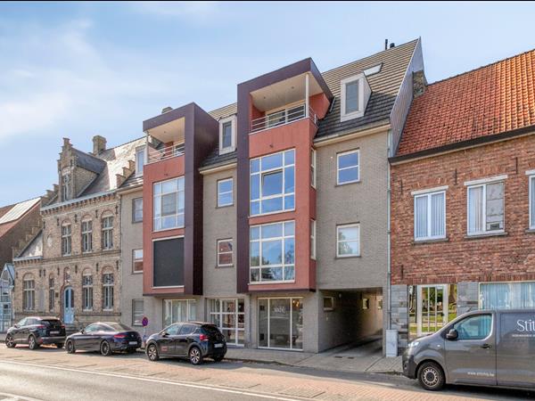 Veelzijdige kantoorruimte, handelsruimte, atelier of praktijkruimte van 131 m² te Woumen